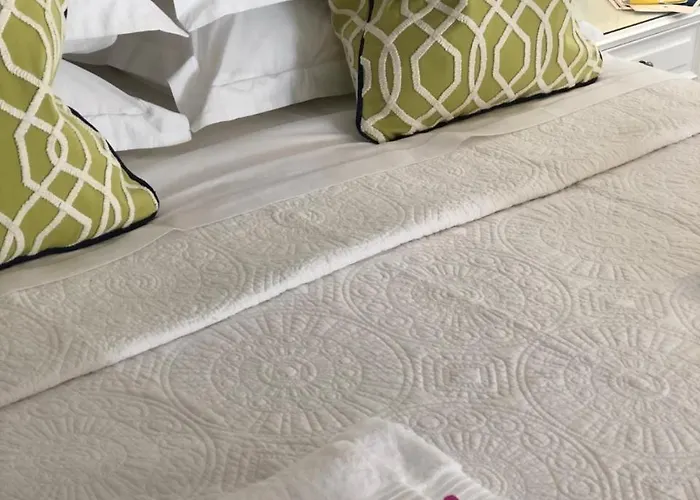 Apartment Theotoki Liston